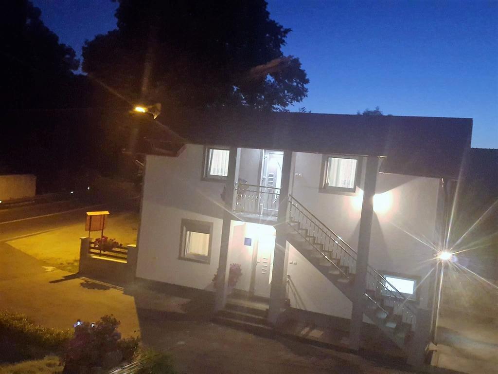 Guesthouse Samolov Vrhovine Dış mekan fotoğraf
