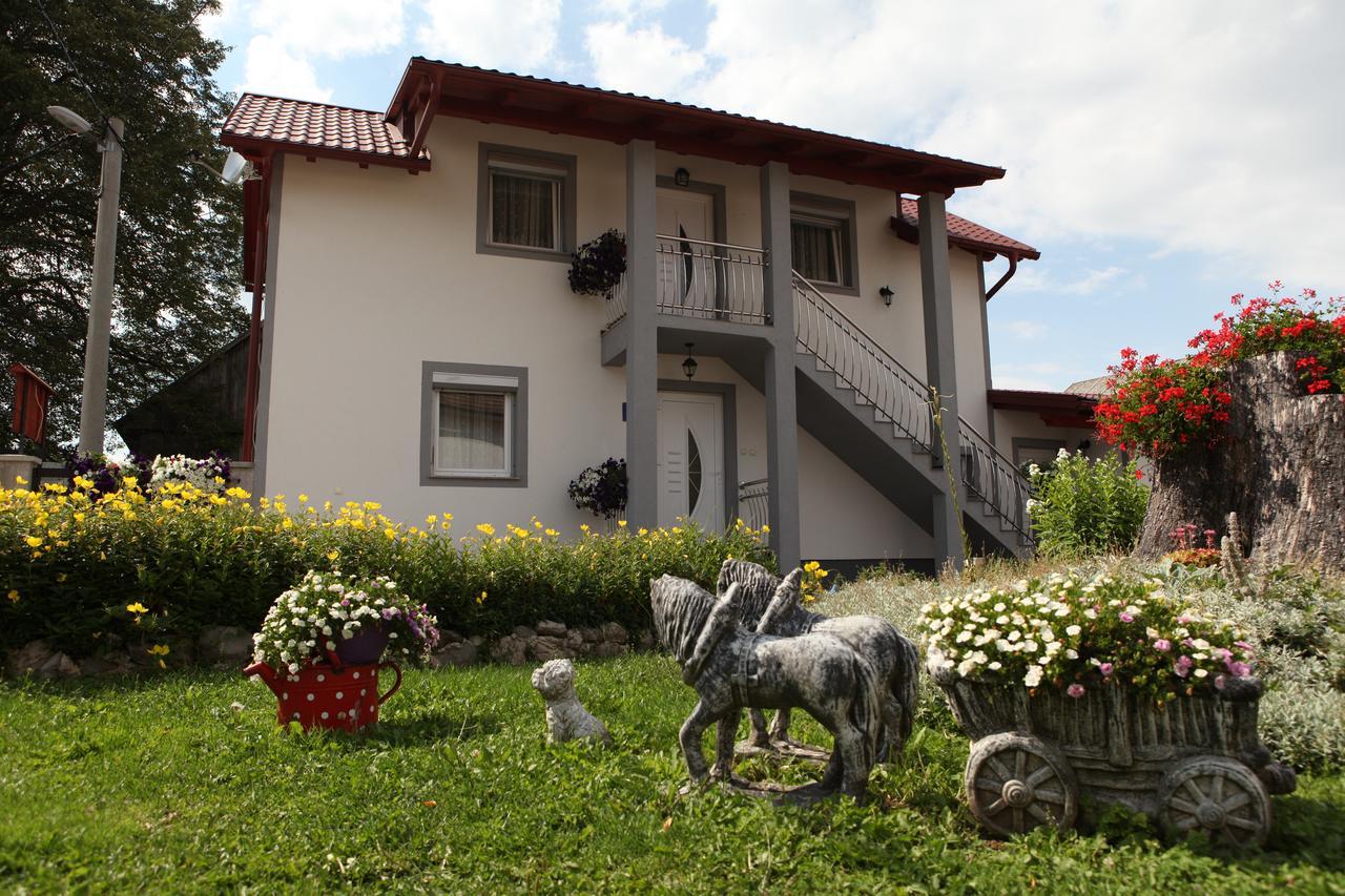 Guesthouse Samolov Vrhovine Dış mekan fotoğraf