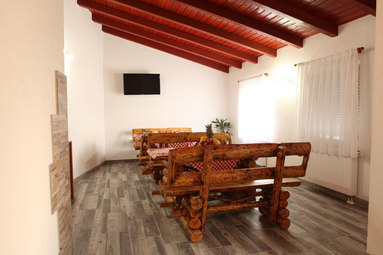 Guesthouse Samolov Vrhovine Dış mekan fotoğraf