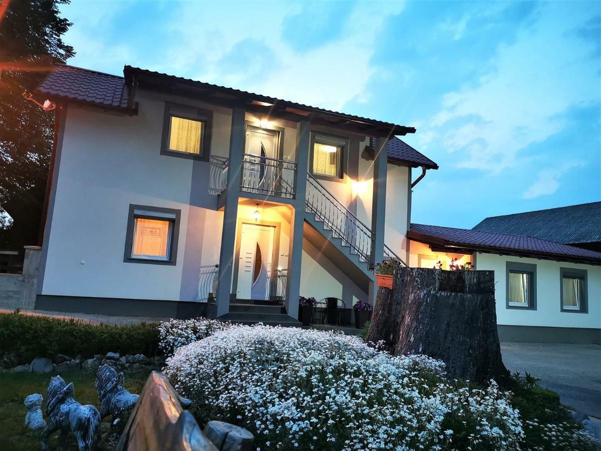 Guesthouse Samolov Vrhovine Dış mekan fotoğraf
